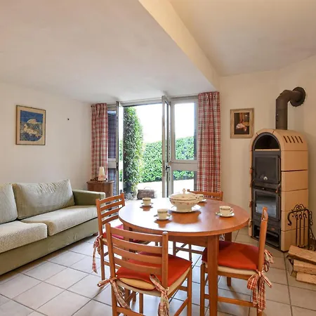 Stunning In With Swimming Pool Hébergement de vacances *