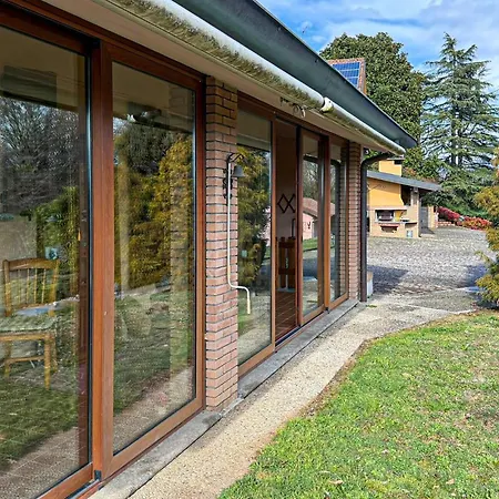 Stunning In With Swimming Pool *