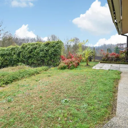 Stunning In With Swimming Pool Hébergement de vacances